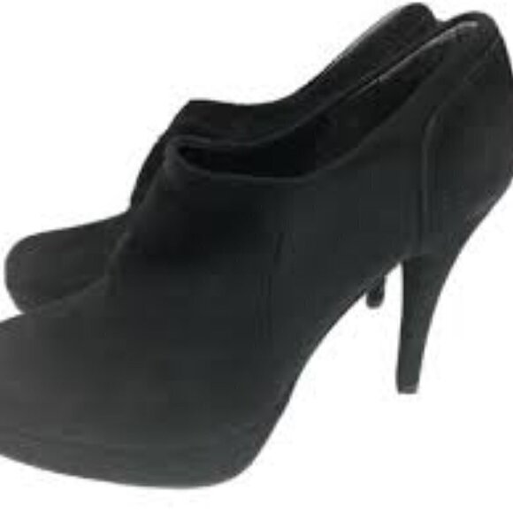 Stuart Weitzman Suede Platform Heeled Pumps - Picture 9 of 9